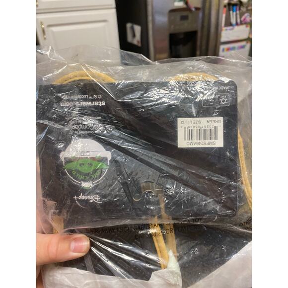 Star Wars The Child SLIPPERS Womens size L 11-12 Grogu Santa Hat Christmas Yoda - Picture 2 of 3